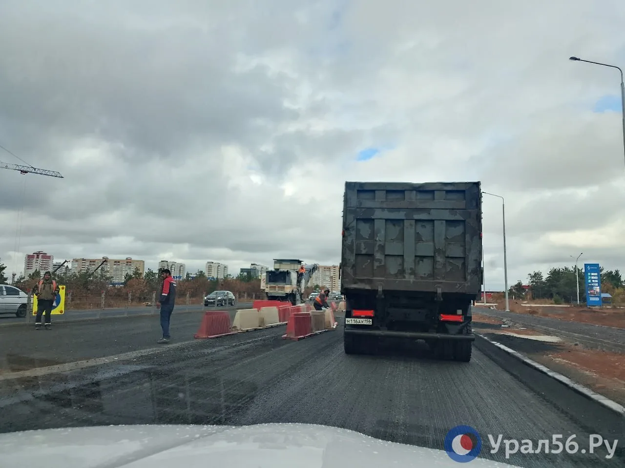 Компания, которая строит развязку на улице Гаранькина в Оренбурге и постоянно срывает с...