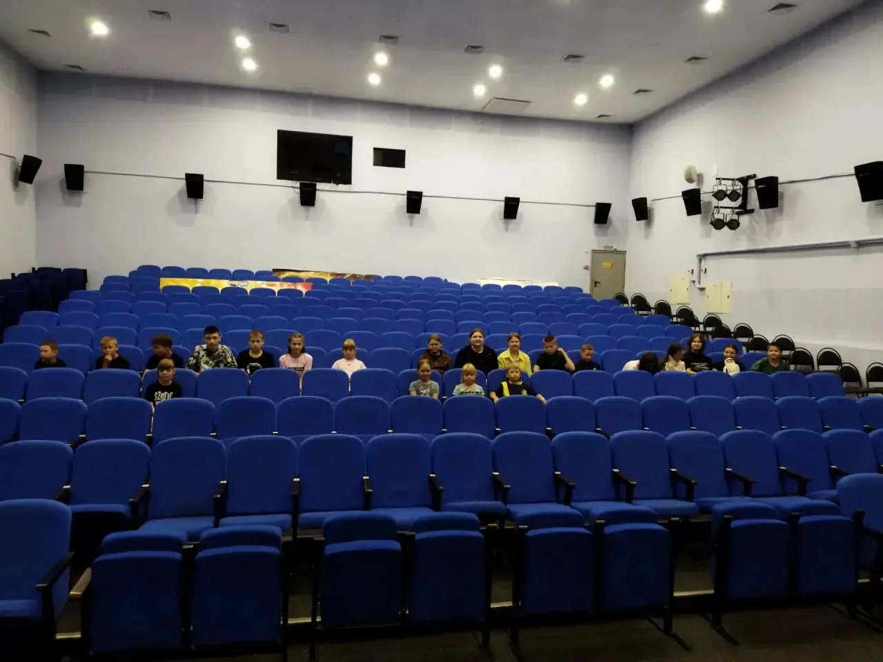🎬 Четырнадцатый день в лагере «Дружба»: кино и важный разговор о здоровье
Сегодняшний день выдался 