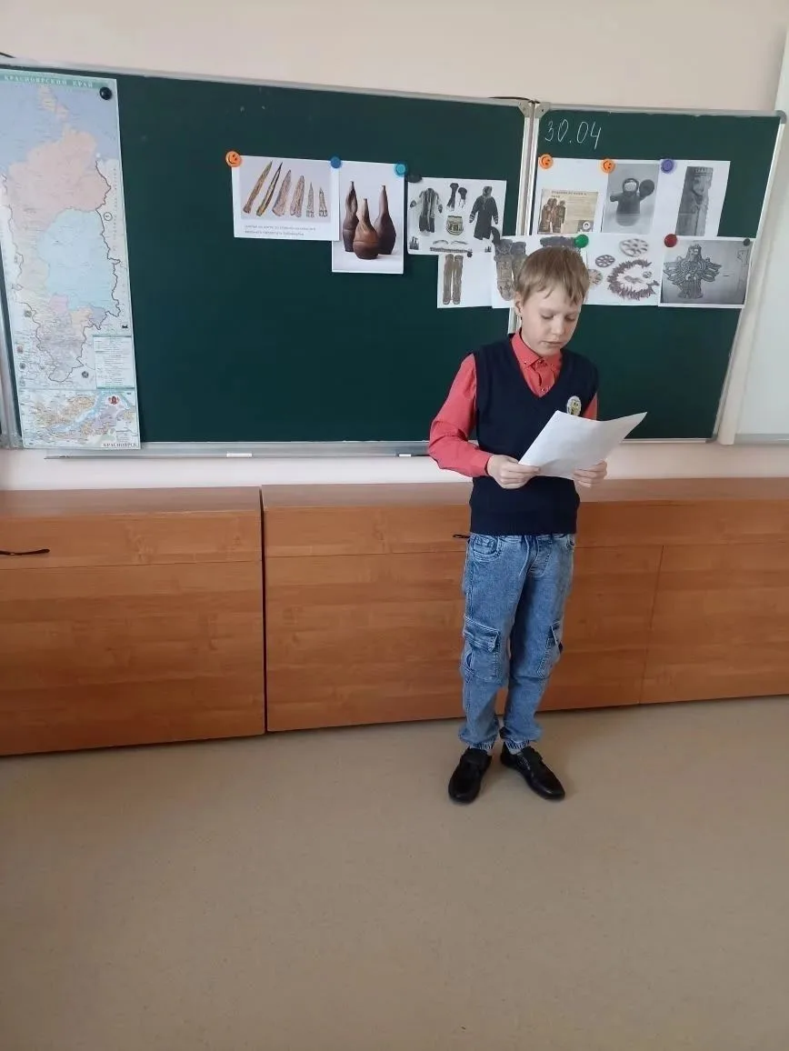 В рамках празднования Дня коренных малочисленных народов России учитель истории Золотов...