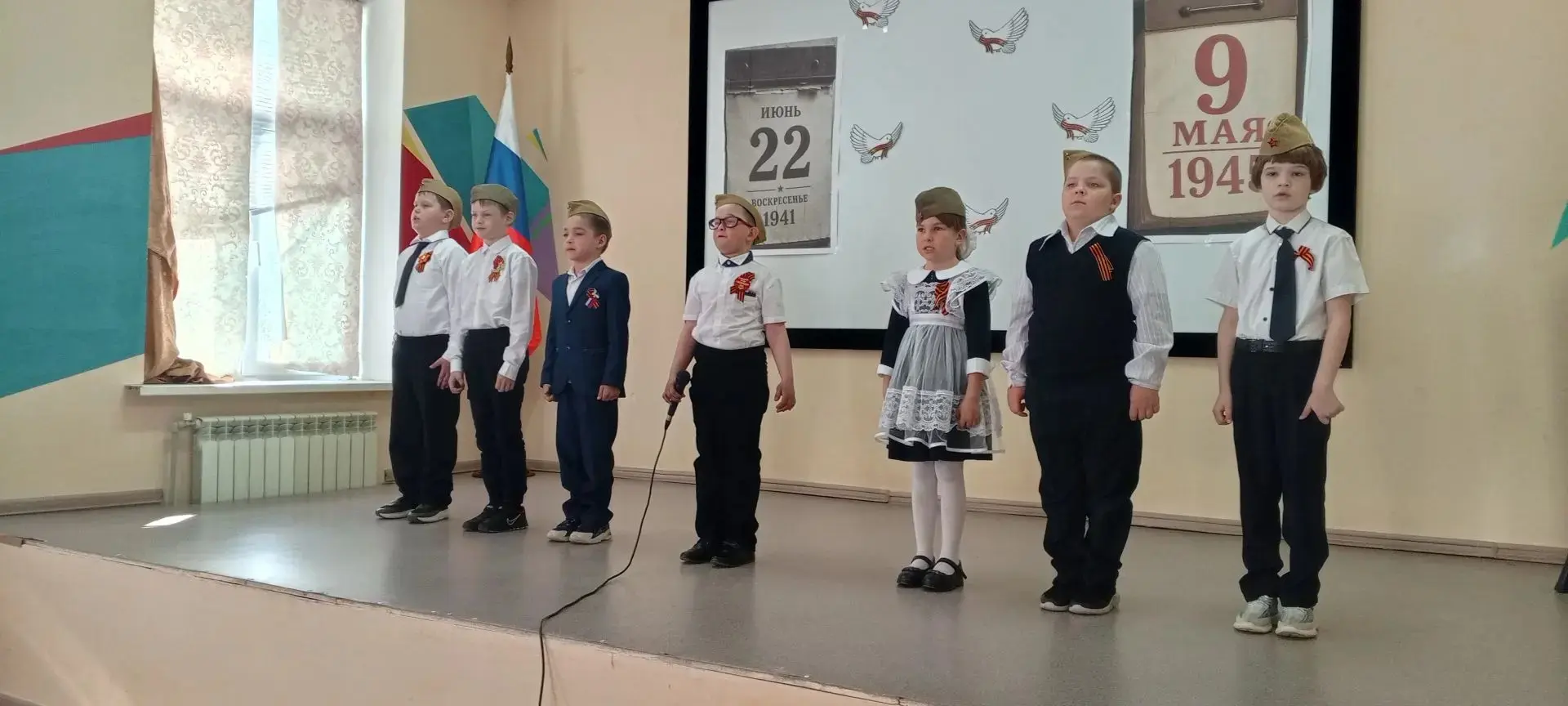 Память об их подвиге в детских сердцах…