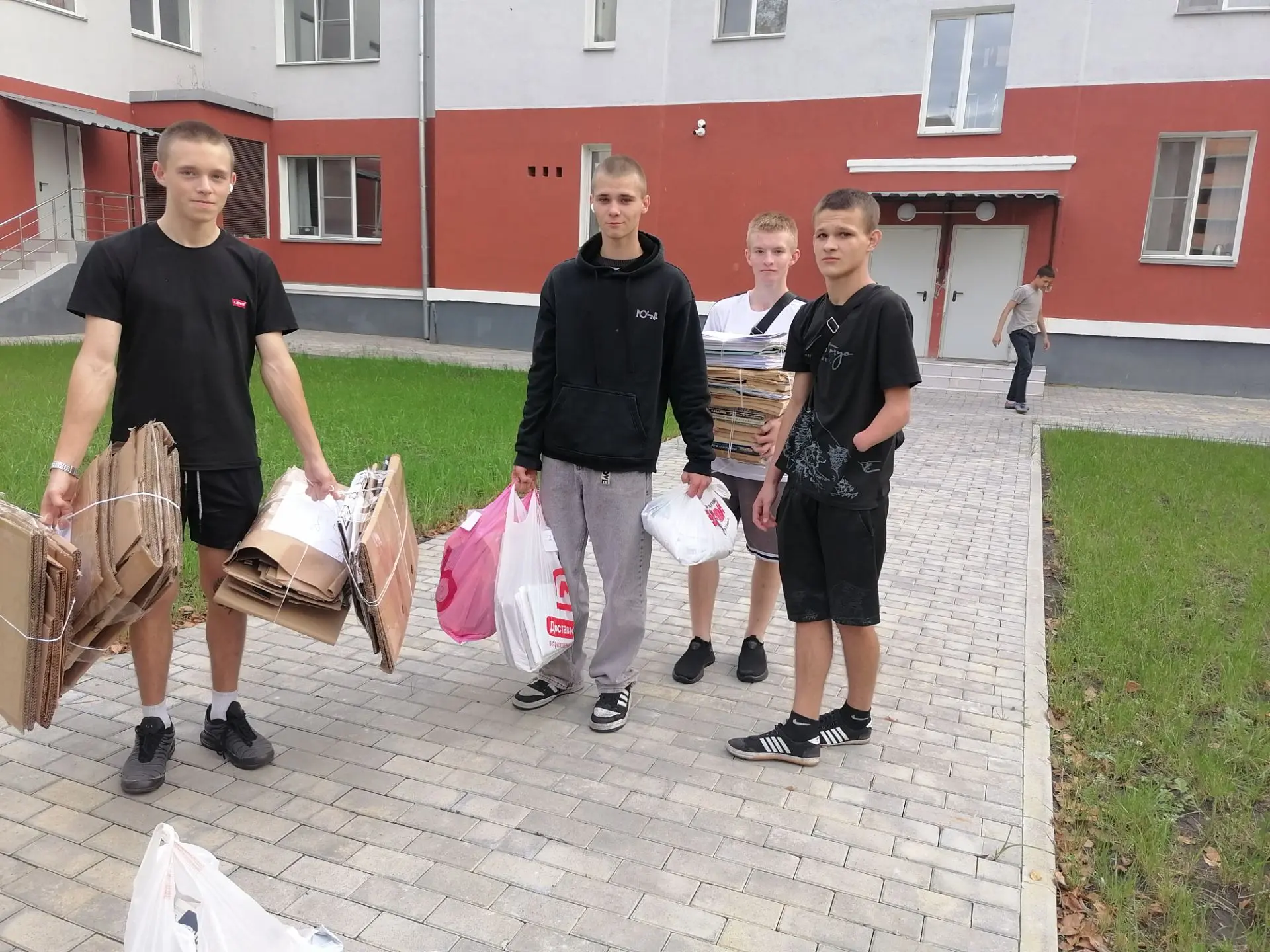 Сбор макулатуры в школе — это не просто уборка старых тетрадей и газет. Это настоящая э...