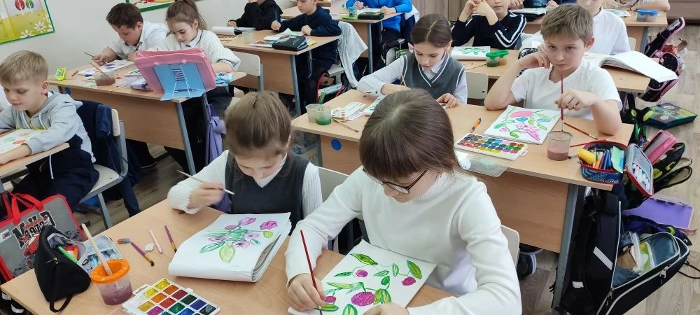 Вот это мы понимаем подготовка! 😍  💥Наши младшеклассники уже сделали потрясающие открытки и нарисова