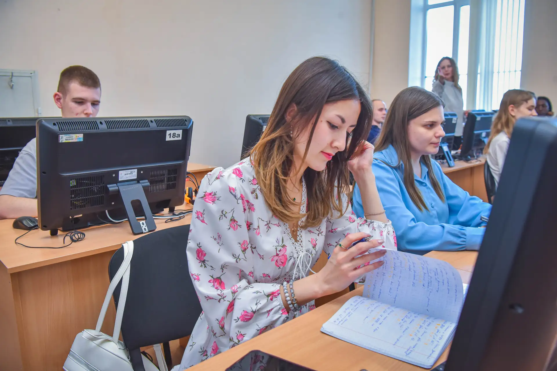 Учим китайский – едем в Китай: в НПИ завершился курс иностранного языка ⠀ ⠀ Дополнительная общеобраз