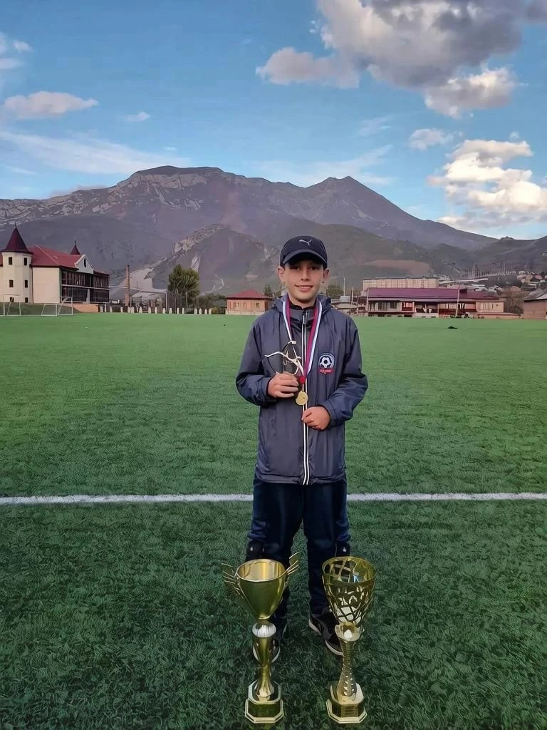 🏅 НАШ УЧЕНИК — ОБЛАДАТЕЛЬ ЗОЛОТОГО ЗНАЧКА ГТО!