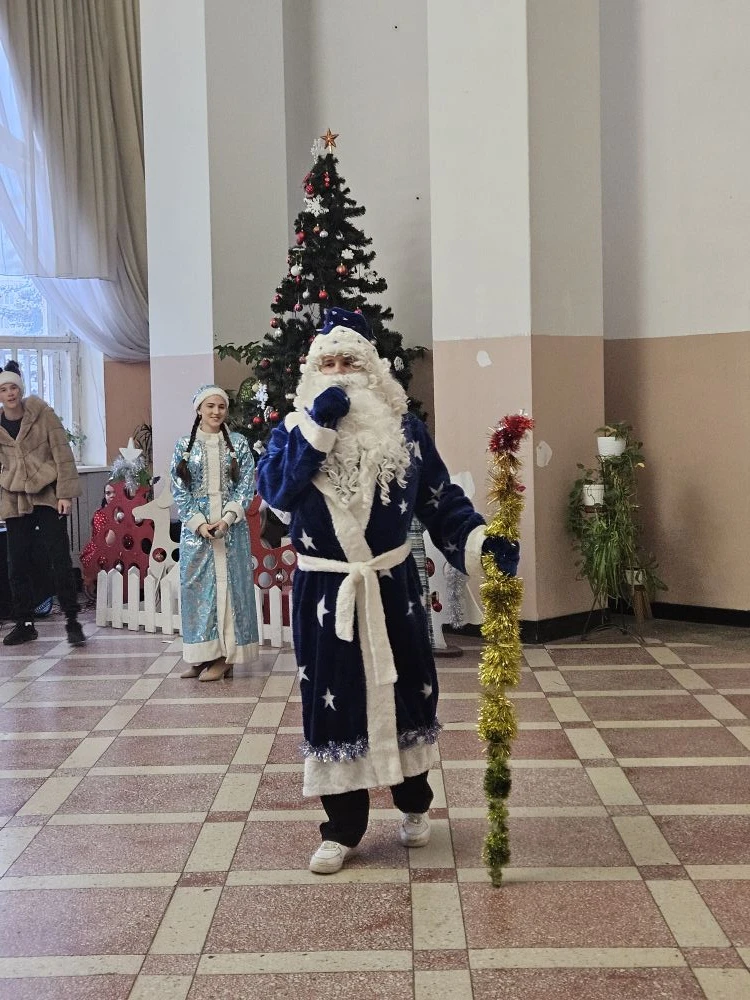 25 и 26 декабря в нашем Центре образования прошли замечательные новогодние концерты для 5-8 классов.