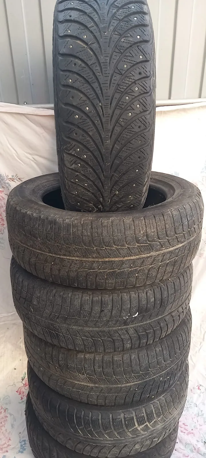 Продам зимнюю резину 205*55*16, цена 5т за 6 колёс, Петровская все вопросы по телефону ...