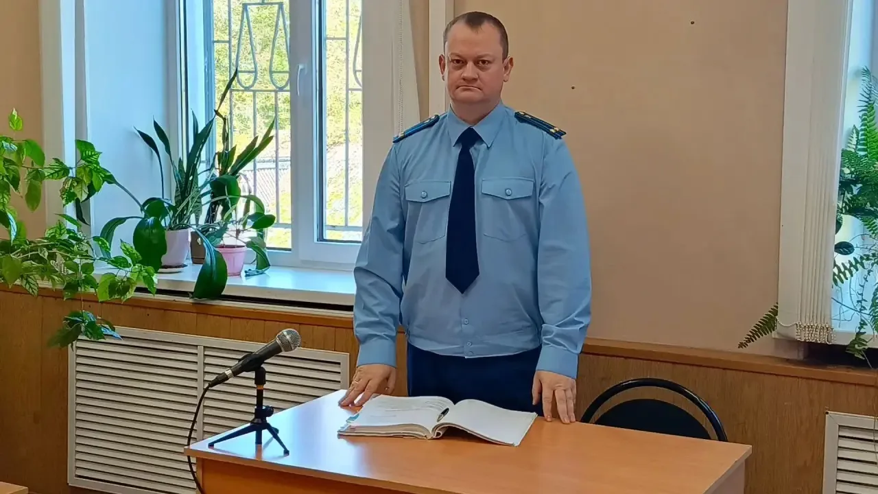 Суд согласился с позицией прокуратуры и признал виновным в превышении должностных полно...
