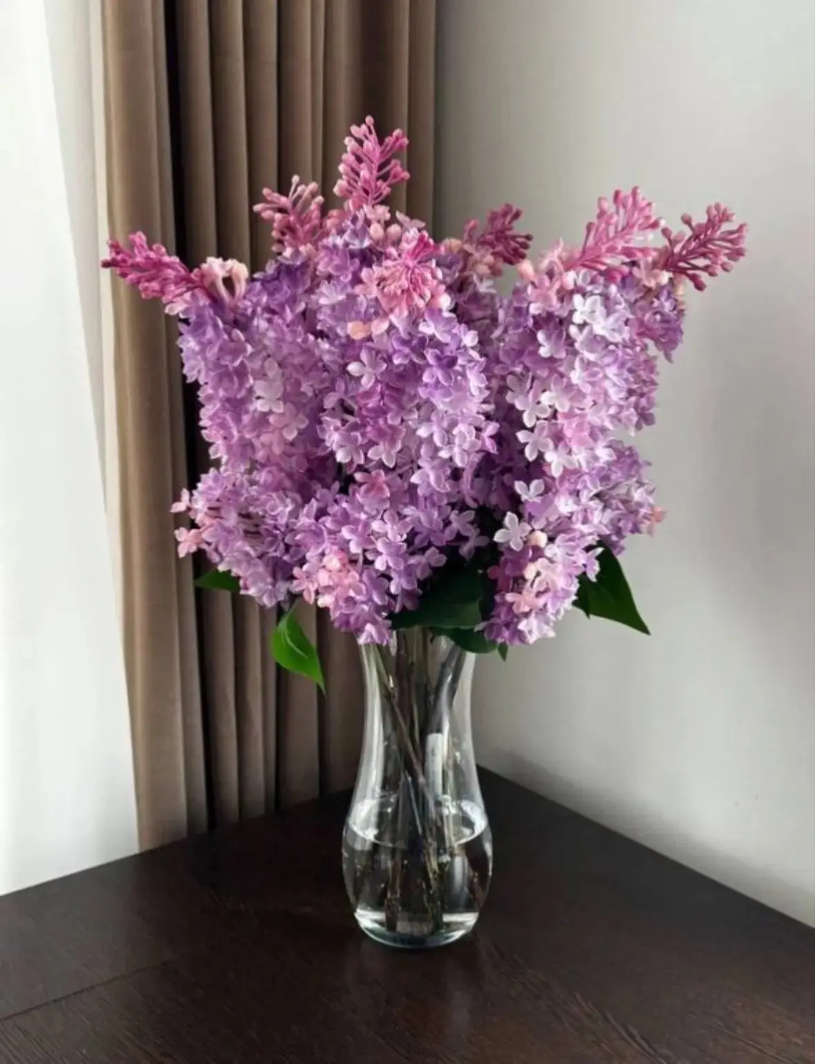 Всех приветствуем 👋 И снова приехали интерьерные букеты 💐. На этот раз их очень мало 🌺, но они та