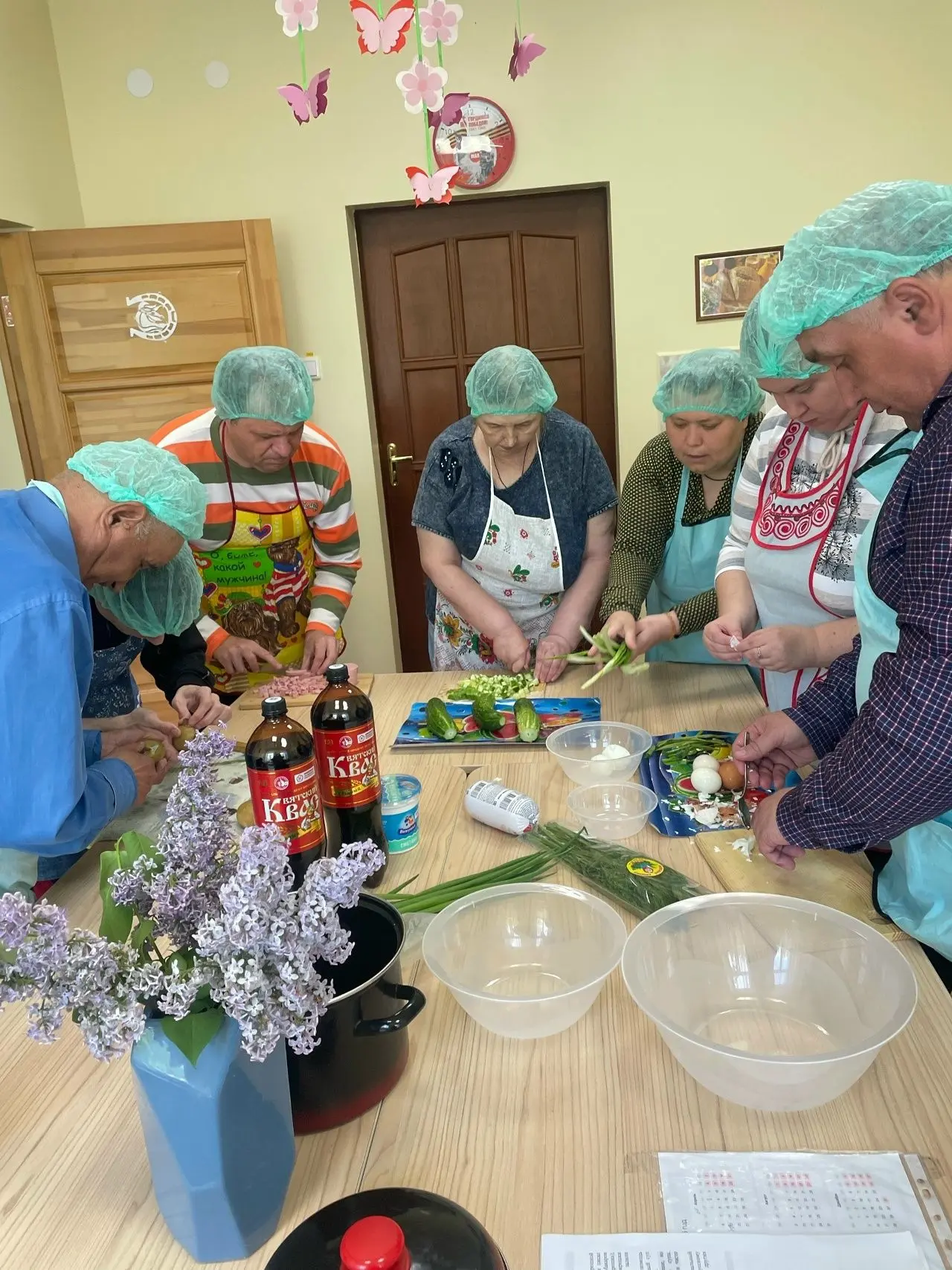 «Окрошка — лето на столе»

30 мая отмечается неофициальный гастрономический праздник, посвященный тр