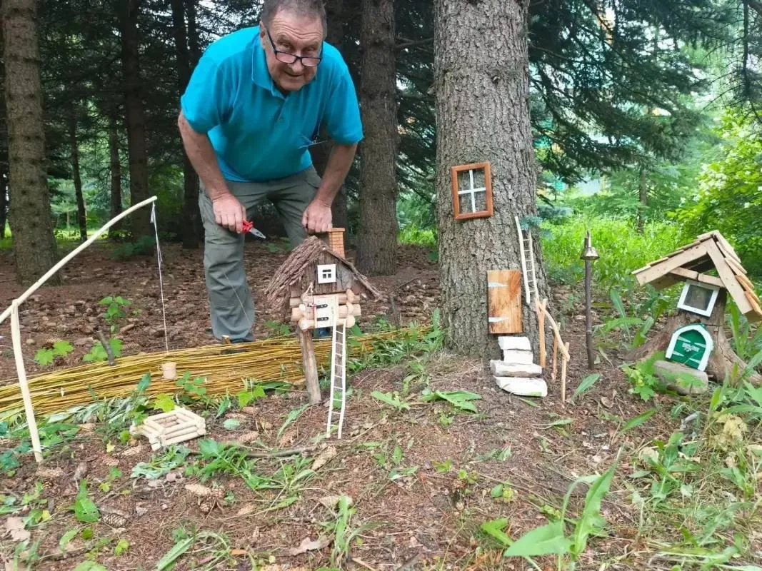 🏡 В Уфе появилась сказочная деревня гномиков

Необычную локацию можно найти в парке Лесоводов — ряд