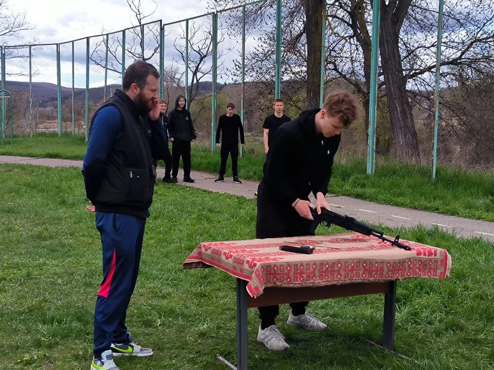 ЗАРНИЦА🇷🇺🔥💪🏻    🇷🇺14 апреля прошел первый день военизированной игры «Зарница 2.0» для старшей группы