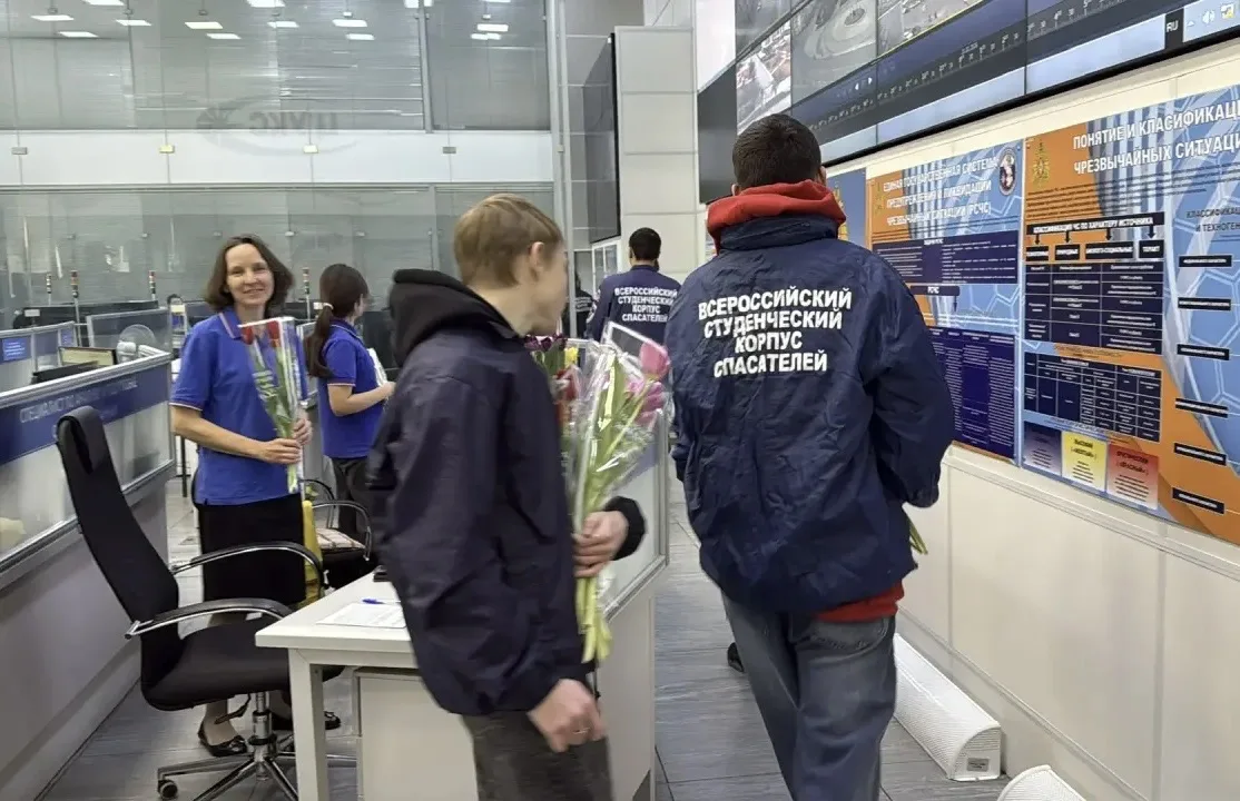 🌸 Эх, этот весенний женский день!   В честь 8 Марта добровольцы Всероссийского студенческого корпуса