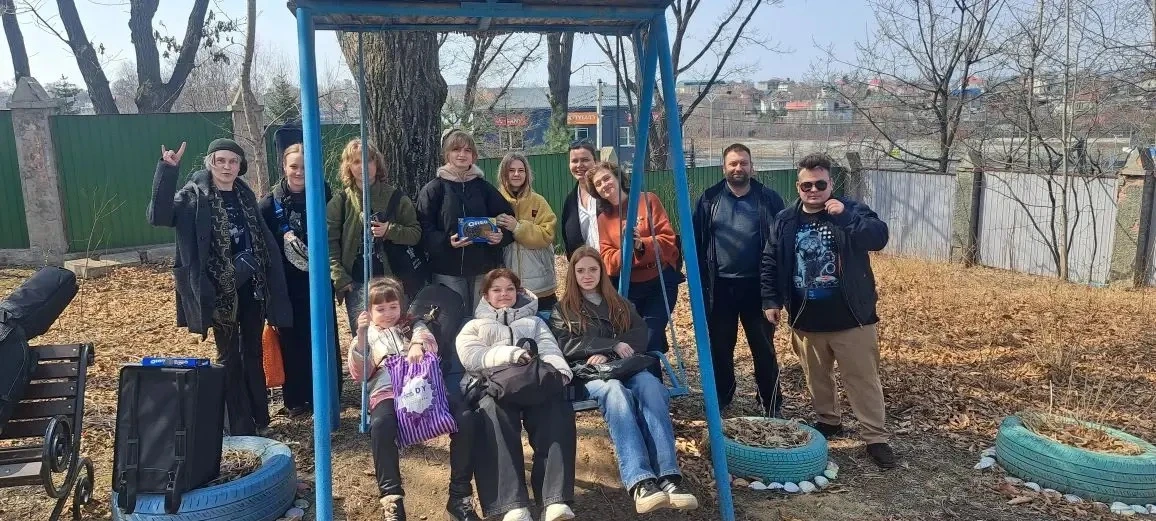 💐 5 апреля, в Вербное воскресенье, акустический бэнд «Кот с гитарой» подарил постояльцам пансионата 