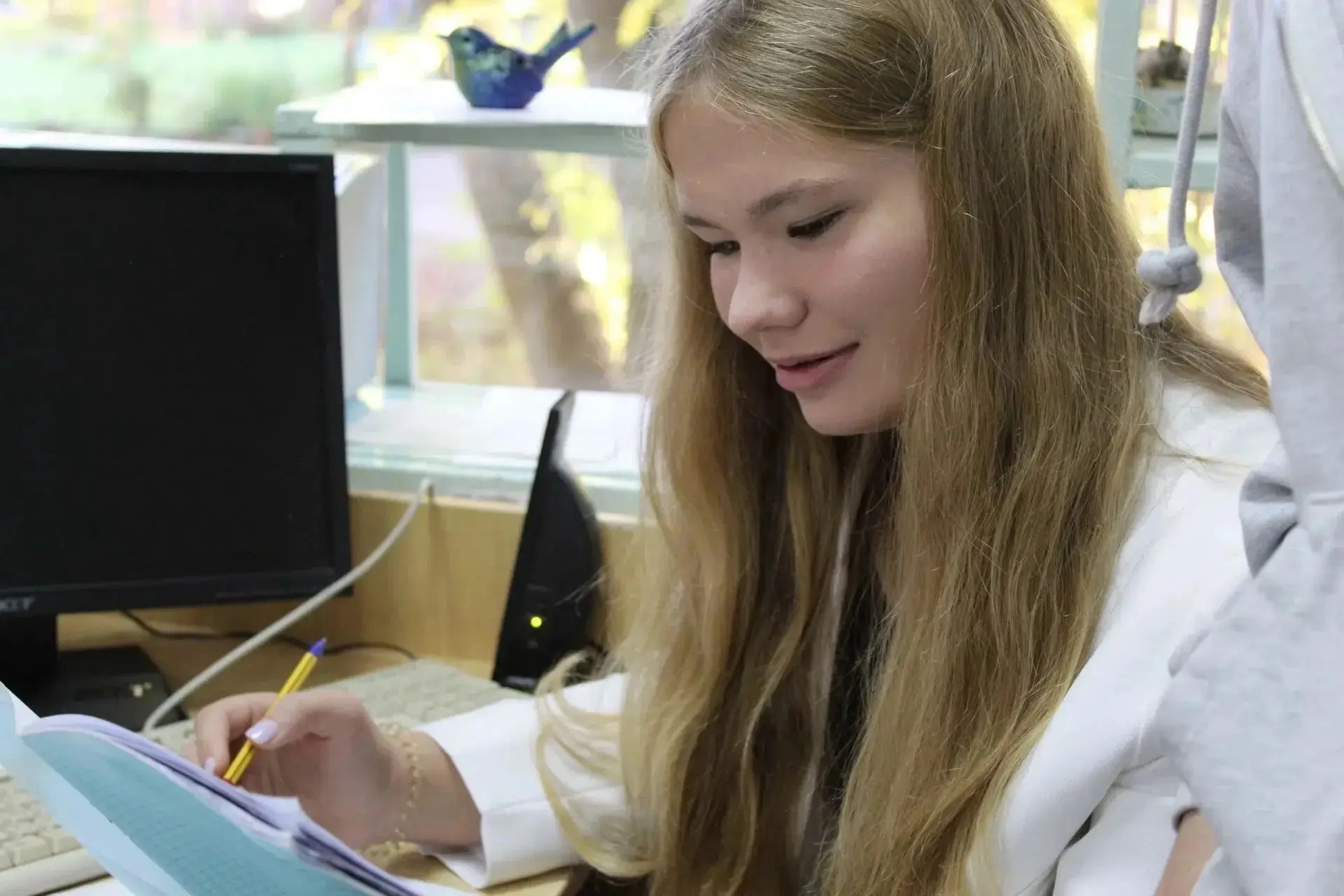 🎉 День самоуправления: старшеклассники — в роли учителей!  👩‍🏫👨‍🏫