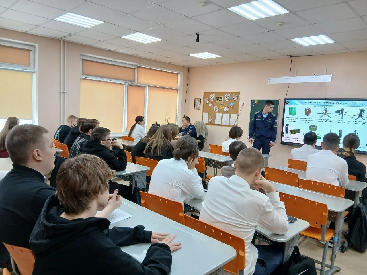 В рамках профориентации школьников, для обучающихся 11 классов МАОУ СОШ №32 города Тюмени прошла вст
