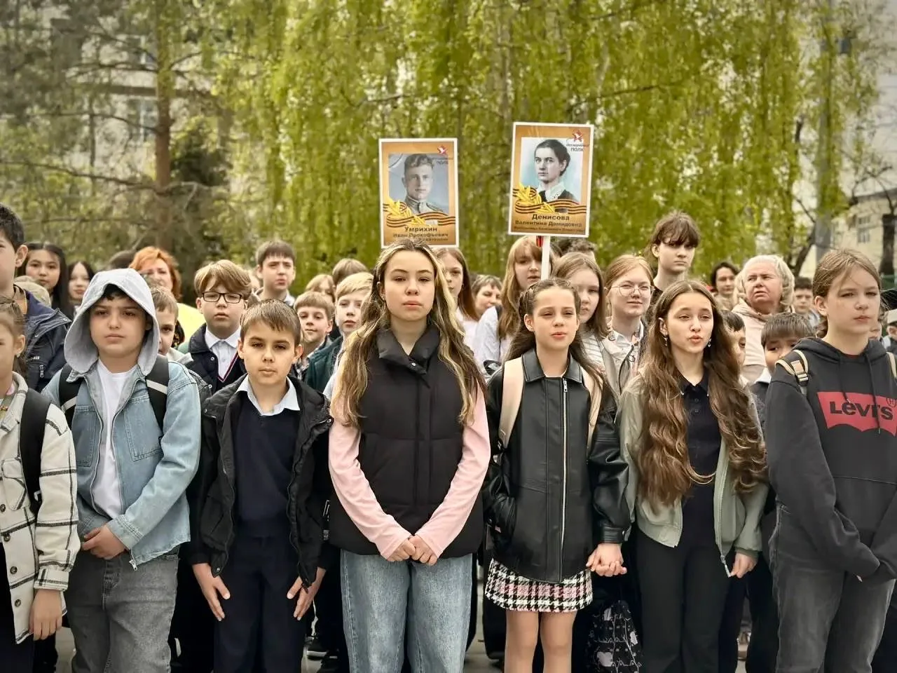 Доброе утро, школа!   🇷🇺 Учебная неделя традиционно началась с торжественной церемонии поднятия Госу