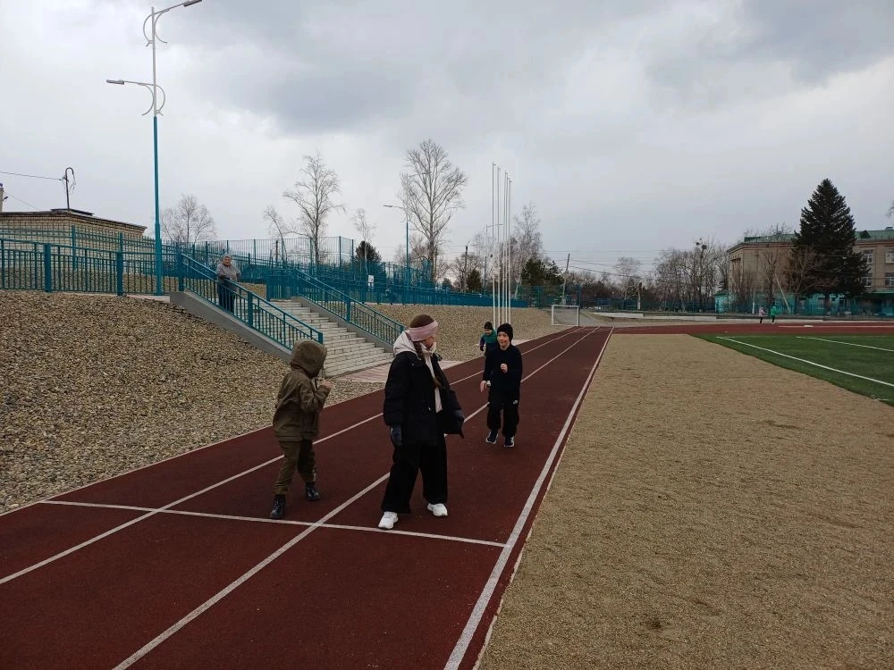 ‎🔶11 апреля 2026 года, на стадионе Юность самые юные лыжники Архаринской спортивной шк...