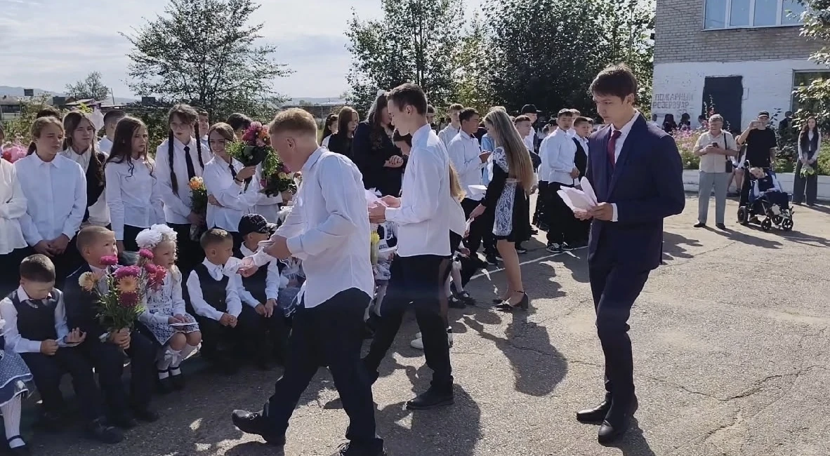 «Самолетик будущего»: красивая традиция Дня знаний ✈