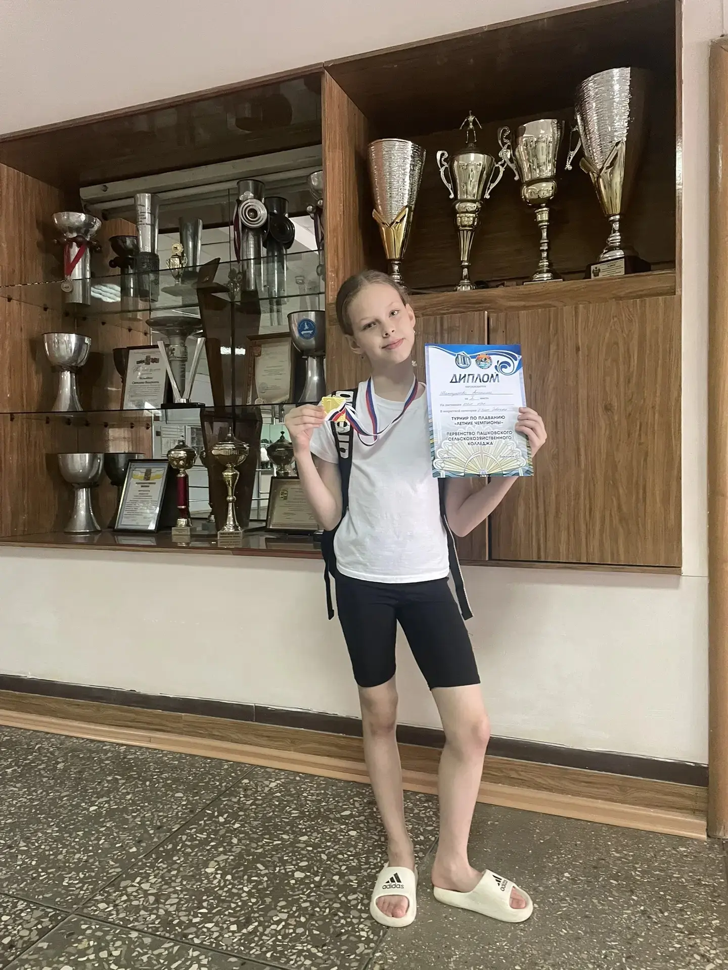 🏊‍♀️ Поздравляем нашу юную чемпионку! 🌟

21 июня на турнире по плаванию «Летние чемпионы» состоялс