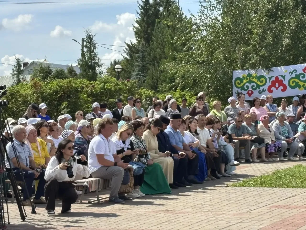 Бүген “Туган ягым” паркында "ӘтнәТуй" III ачык этно-фольклор фестивале үтеп китте. Райо...