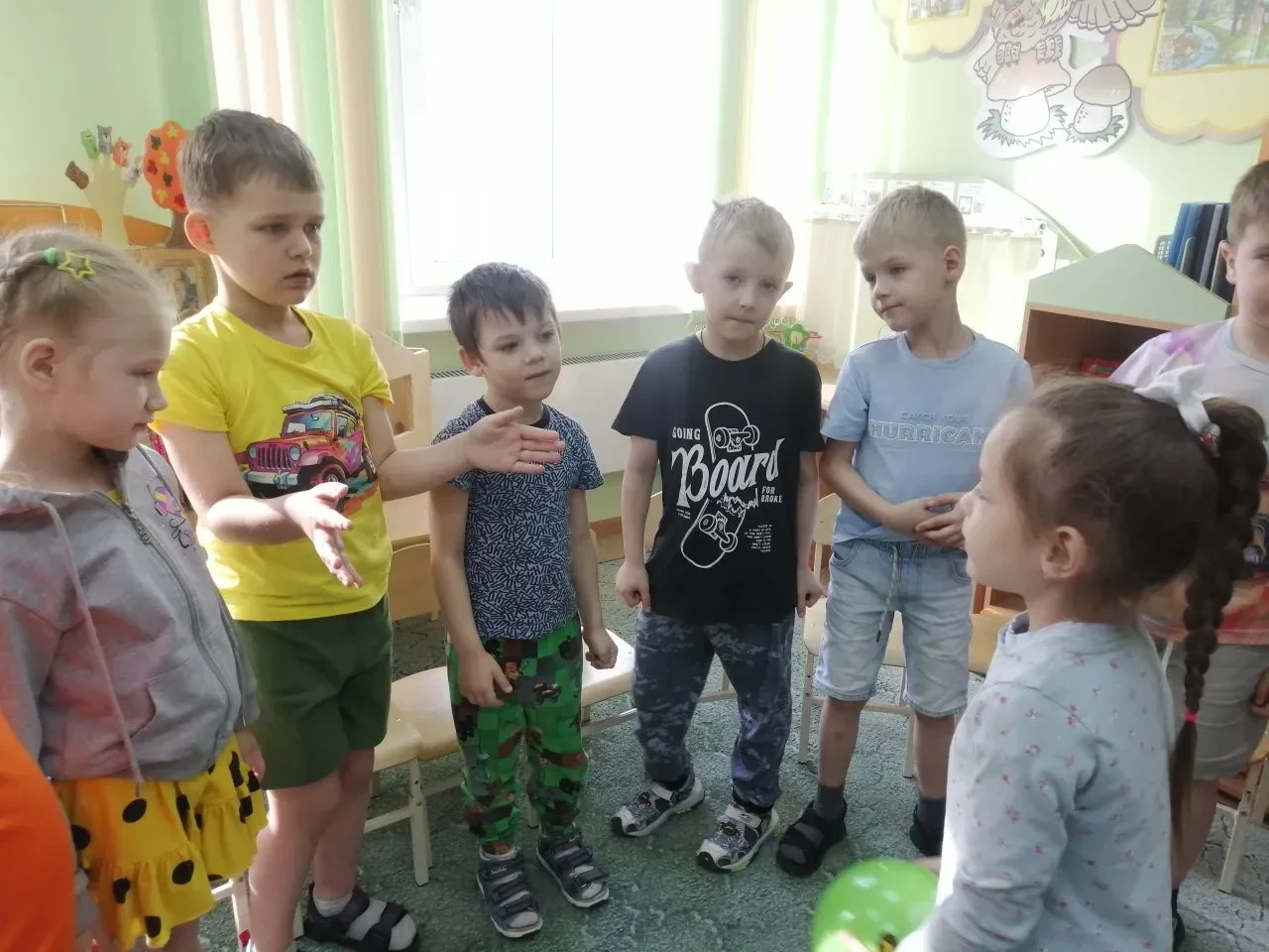 Речевые игры с мячом способствуют комплексному развитию речи, моторики, внимания и друг...