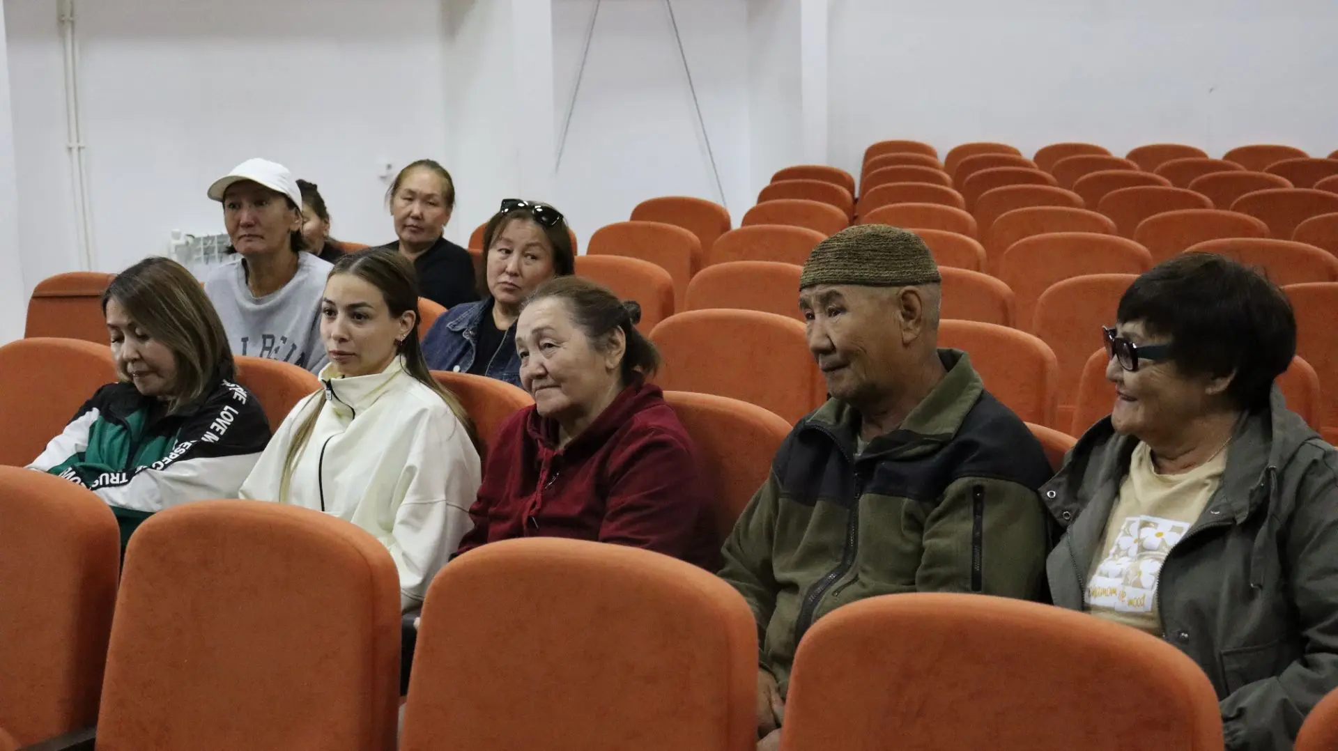 Салгыы улуус баһылыга Василий Алексеев Бэрт Ууһун нэһилиэгэр сырытта.