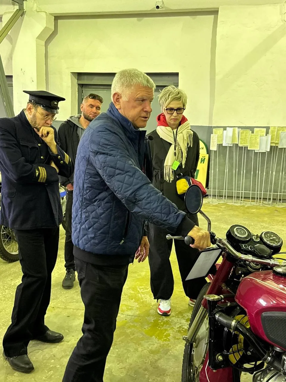 🚗 В Архангельске хранится одна из крупнейших коллекций ретротехники.  Местный коллекционер Дмитрий С
