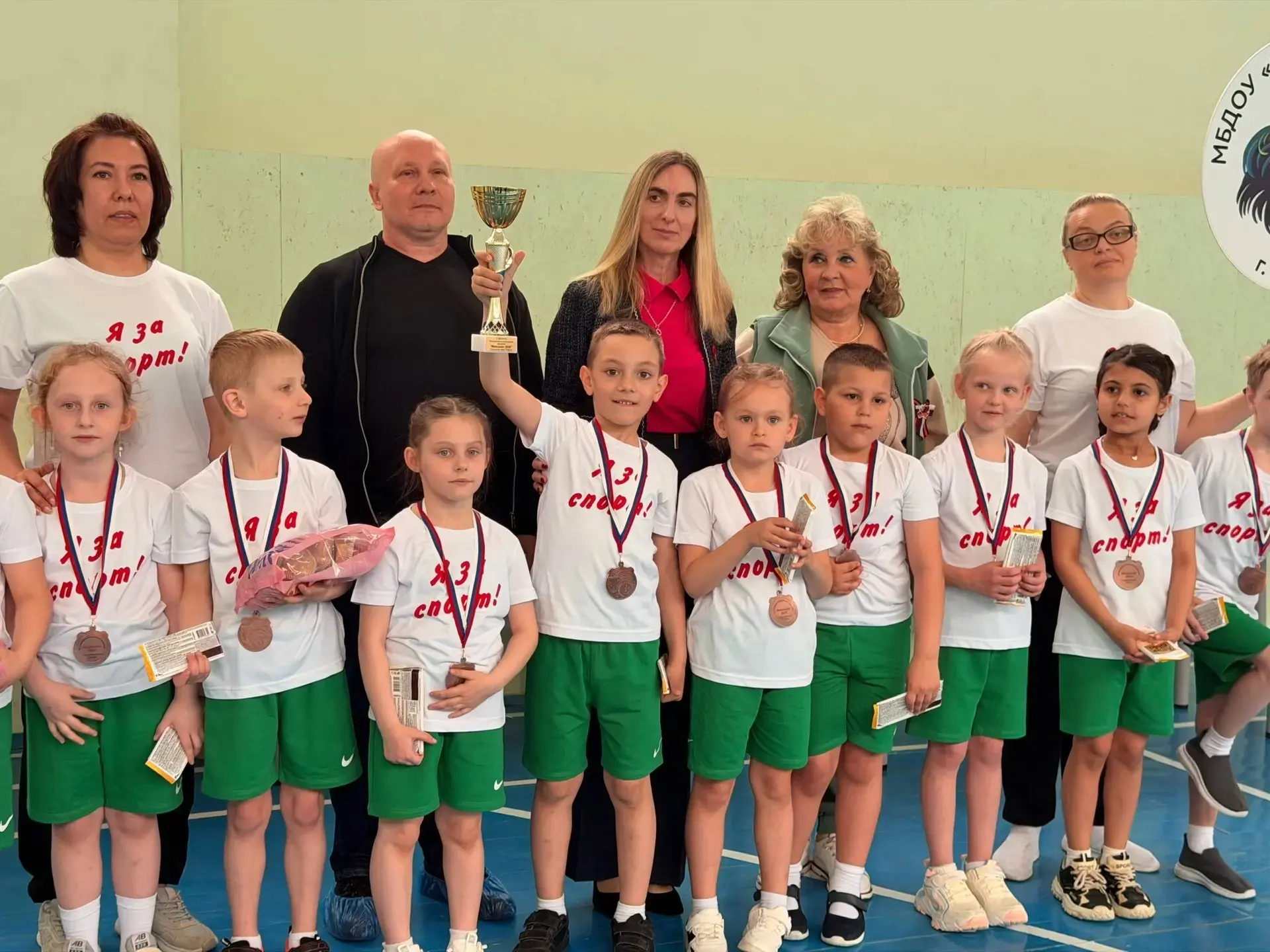 🏆 Сегодня в нашей школе — настоящий спортивный праздник! 🎉 На базе нашей школы прошёл окружной спорт