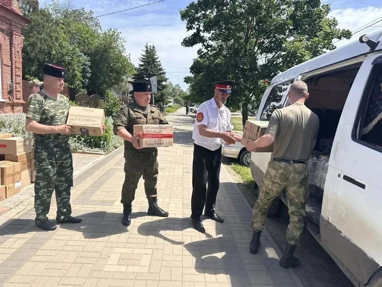 🇷🇺 Своих не бросаем: более тонны помощи отправилось защитникам неба!  Казаки Калининского станичного