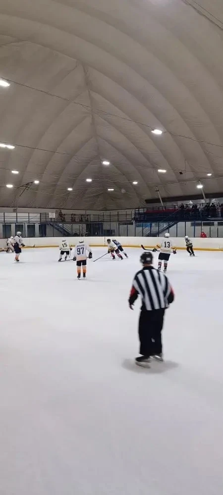 🏒 8–9 мая в спортивной школе «Юниор» прошёл турнир, посвящённый 81-й годовщине Победы ...