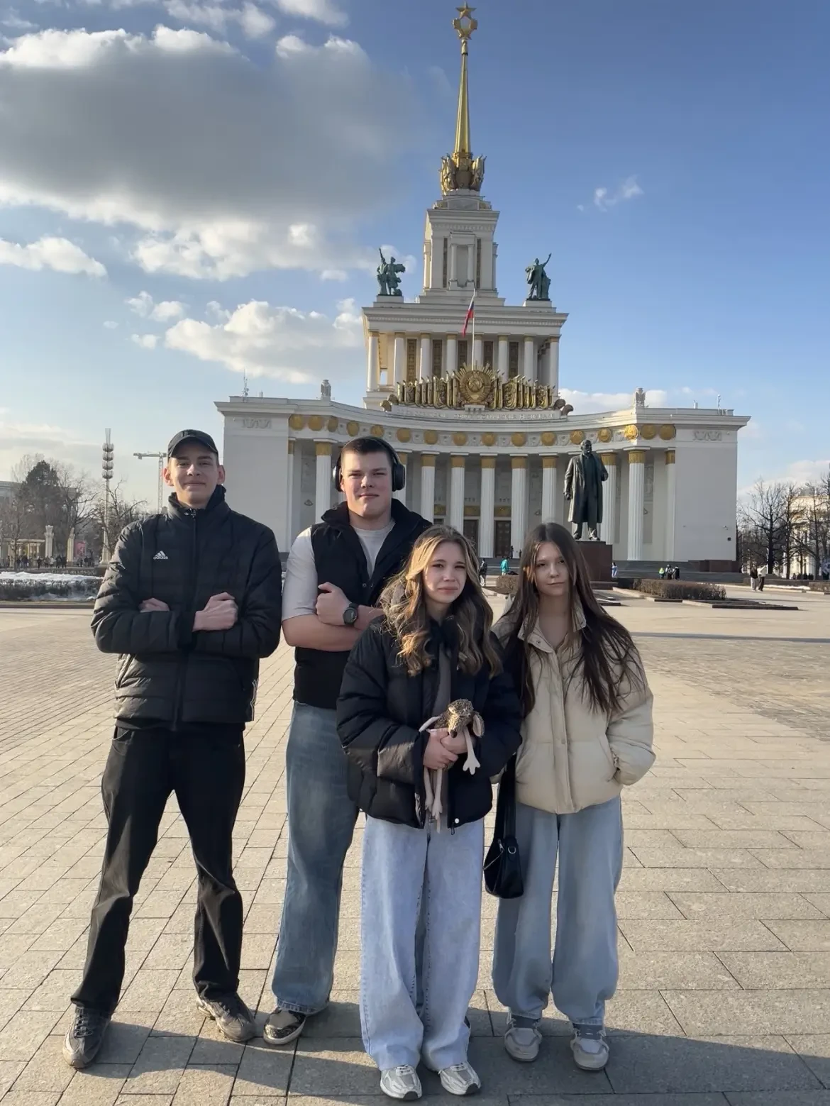 🏙 9Е— в сердце мегаполиса!    В рамках олимпиады «Музеи.Парки.Усадьбы» девятиклассники побывали в Му