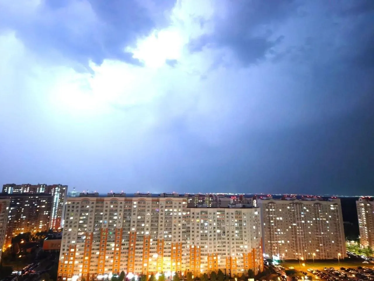На этой неделе над нами ярко сверкали молнии ⚡