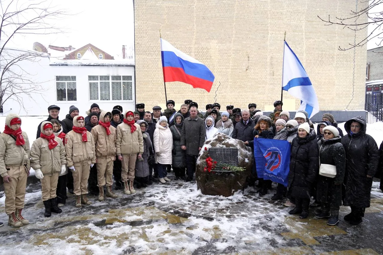 🔶🔥Юнармейцы гимназии Вектор стали участниками митинга, посвященного  Дню памяти воинов-интернационал
