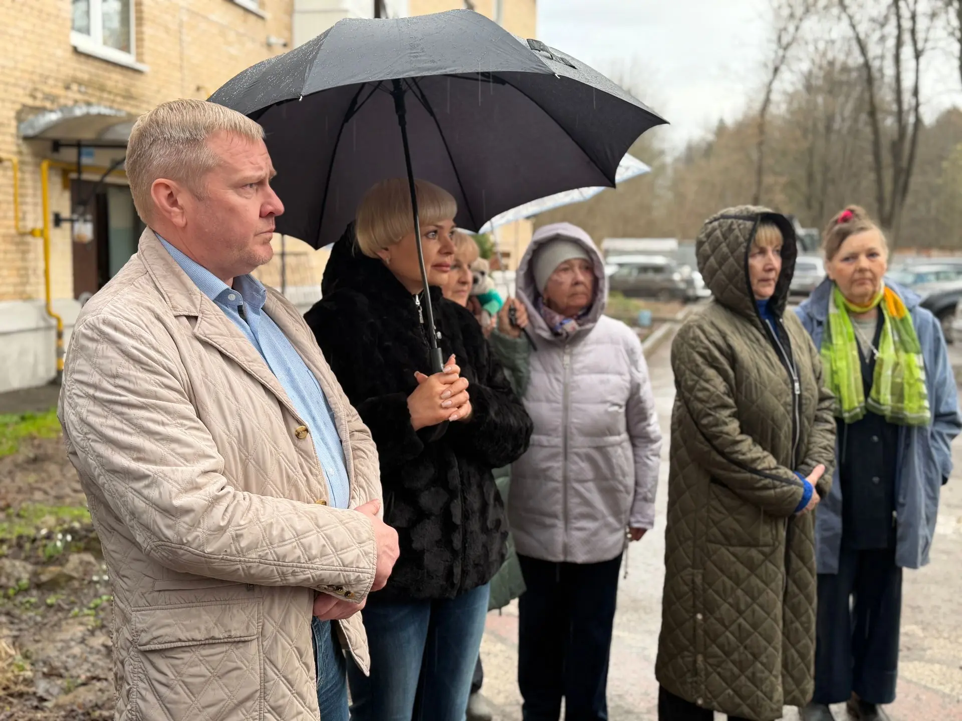 ✅Алексей Зотов провел обход на хуторе Ильичевка   Глава управы района Троицк, совместно с жителями, 