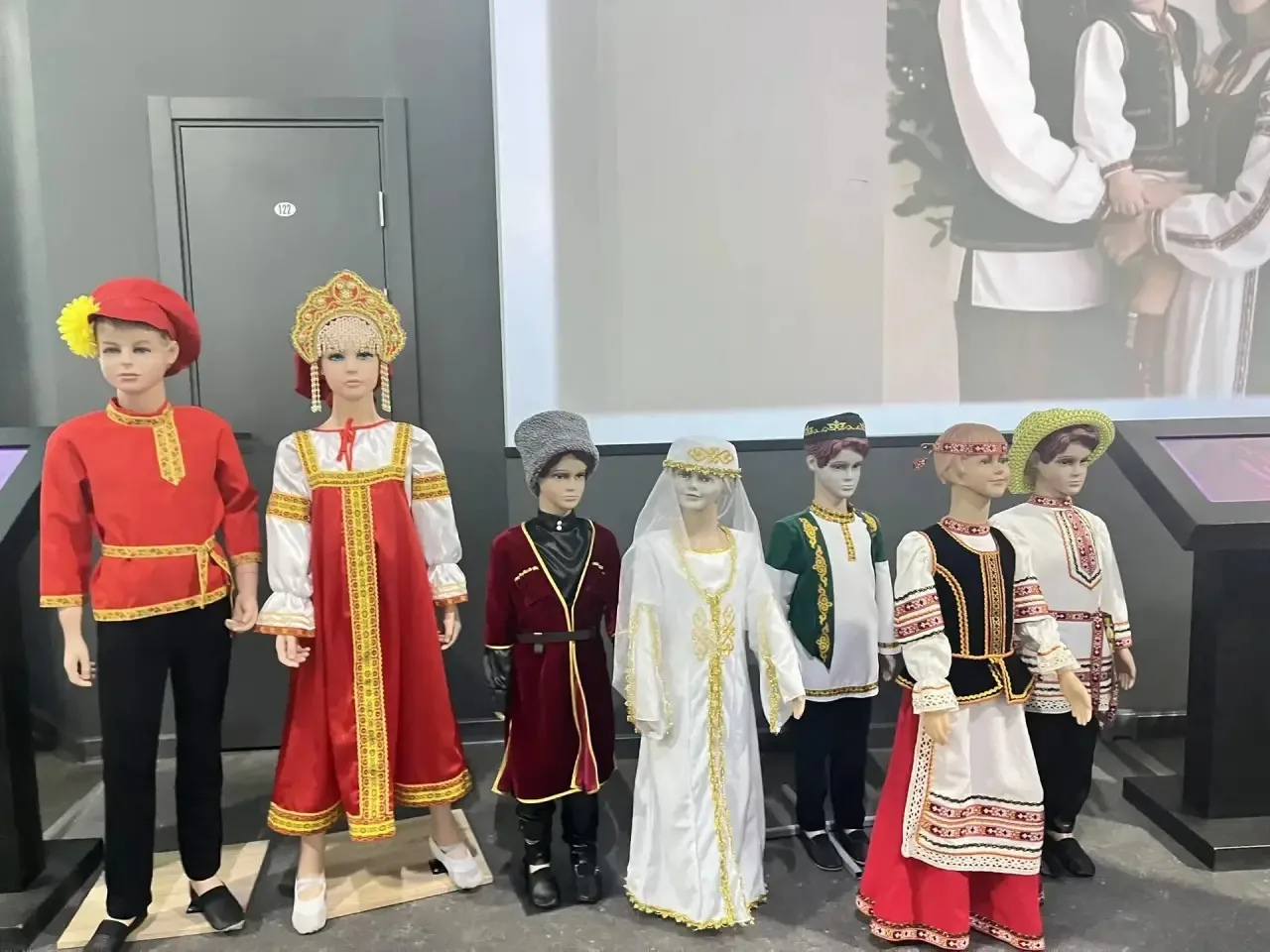 Старший  воспитатель Мищенко Н.В. и методист Гончарова О.Ю. приняли участие в этнокультурном фестива