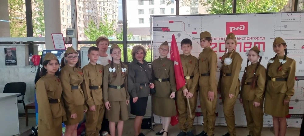 Делегация школы хутора Клетский под руководством Черновой Л.А, директора, Перегудовой С...