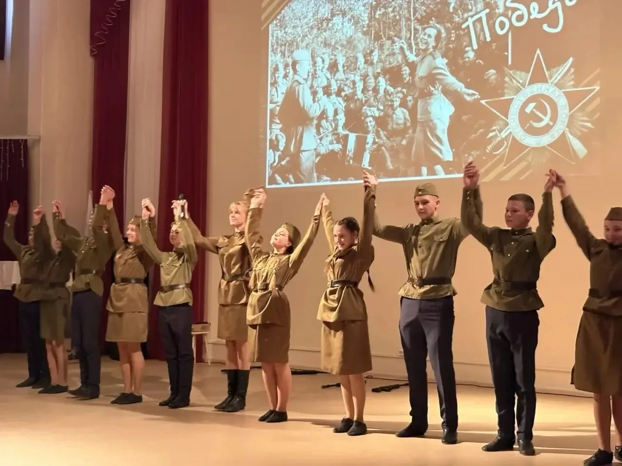 🎉 В нашей школе с большим вдохновением прошёл праздничный концерт, посвященный великому Дню Победы 9