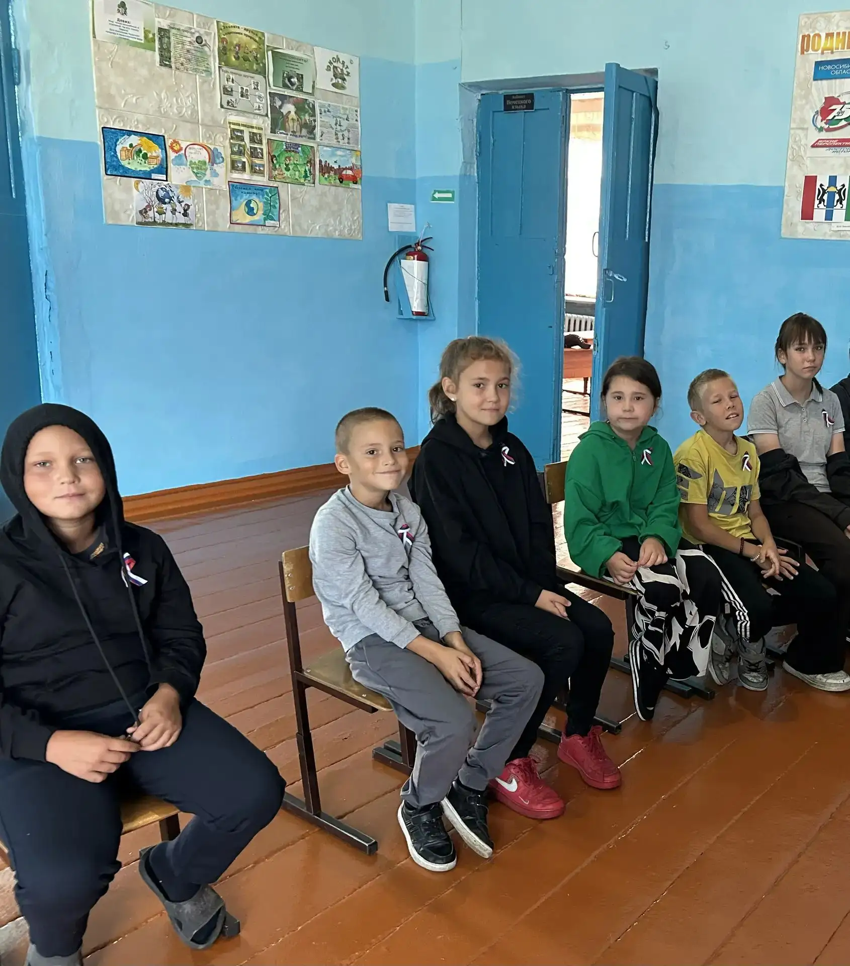 Сегодня в нашей школе прошло мероприятие, посвященное Дню флага России. В него мы включ...