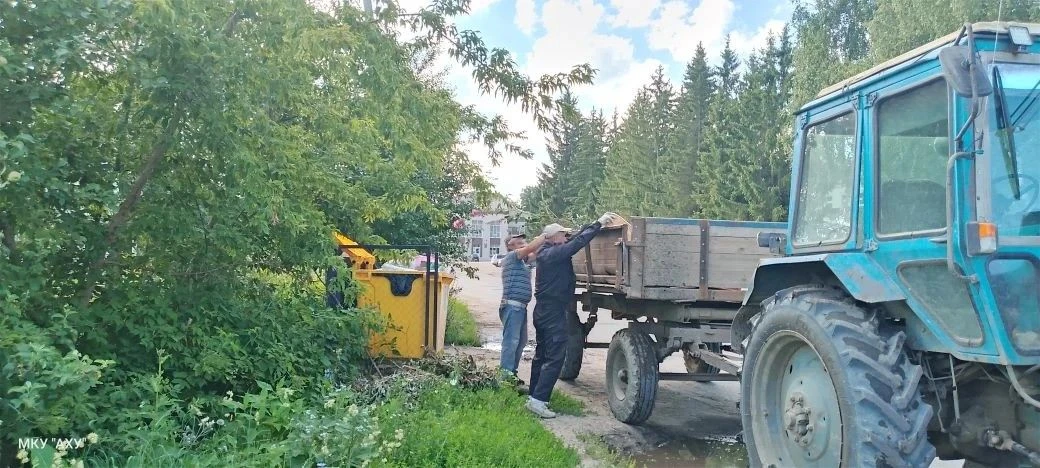 Уборка  мусора улица Полбина.
⁣
#Майнскийрайон
#Ульяновскаяобласть
#Майнскоегородскоепоселение