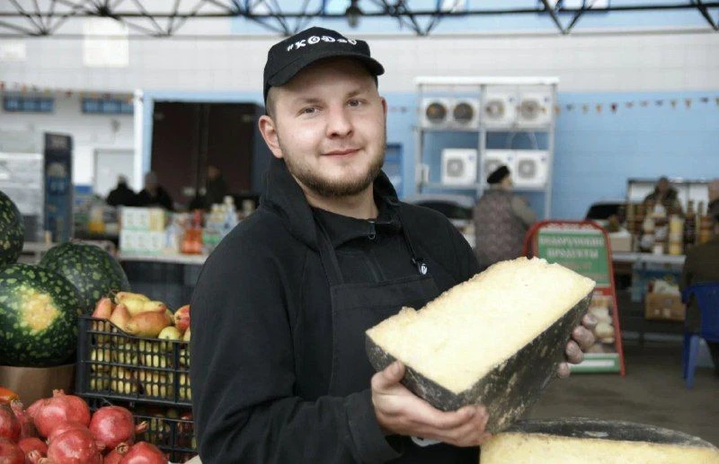 Пожалуй, единственный продукт, который с плесенью только лучше. Главное, чтобы плесень ...