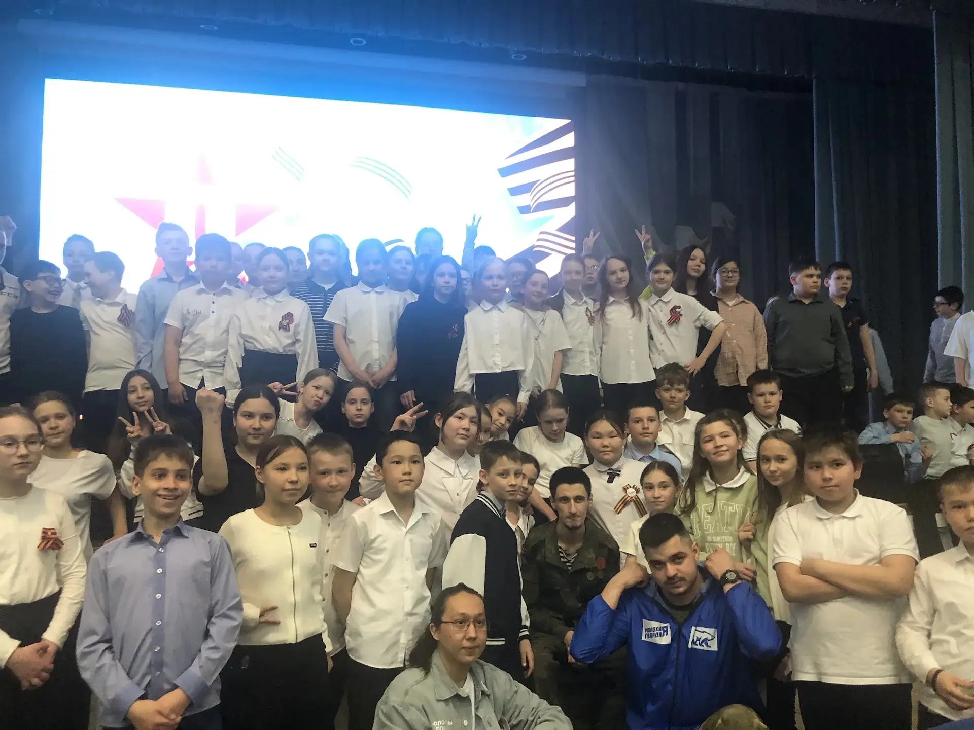 4 «Г» класс: мероприятия в преддверии Дня Победы 🎖️ 🕊️  В преддверии Дня Победы ученики 4 «Г» класса