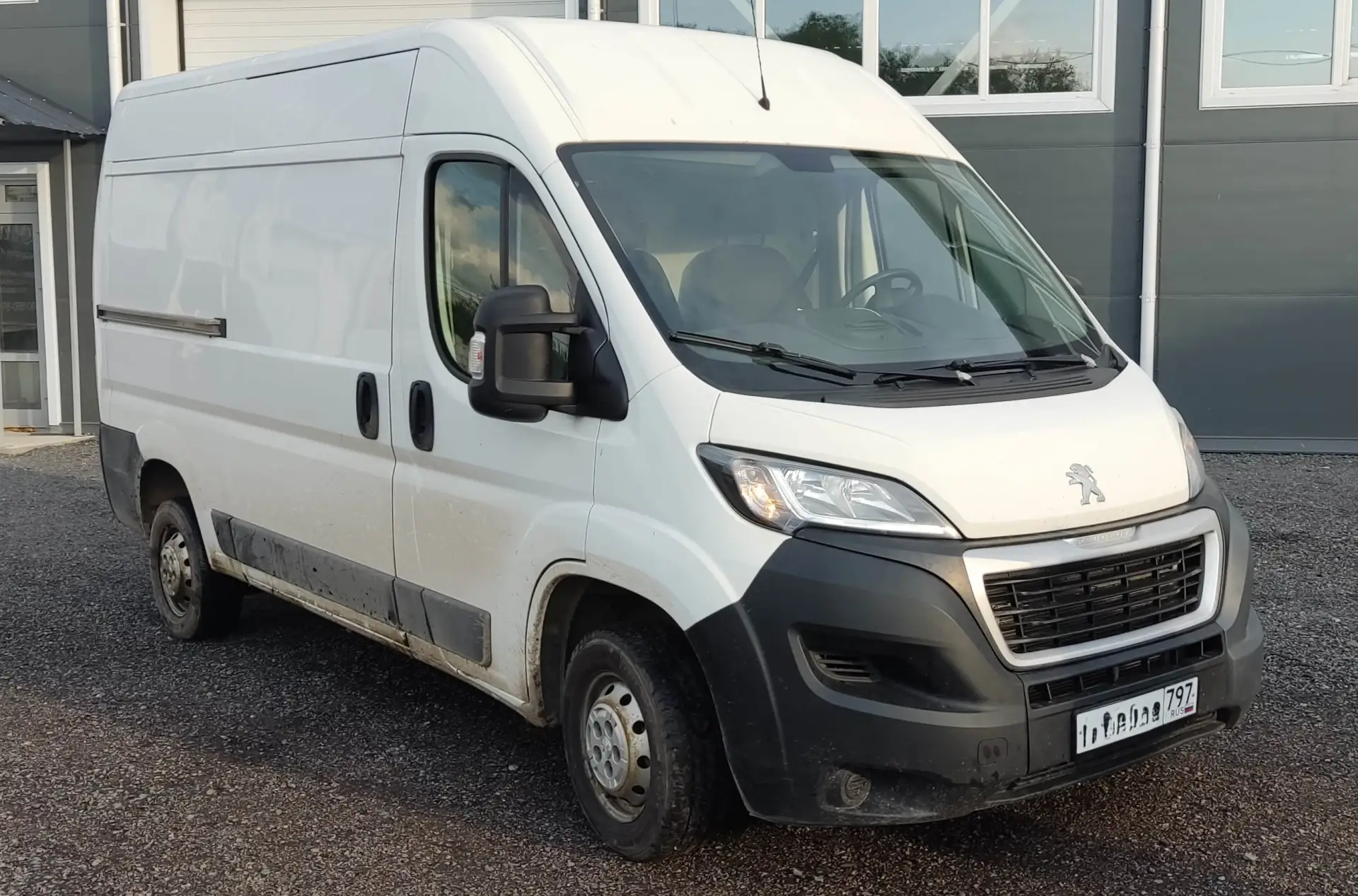 ⚡ Цельнометаллический фургон Peugeot Boxer оборудован на нашей СТО Север дополнительным...