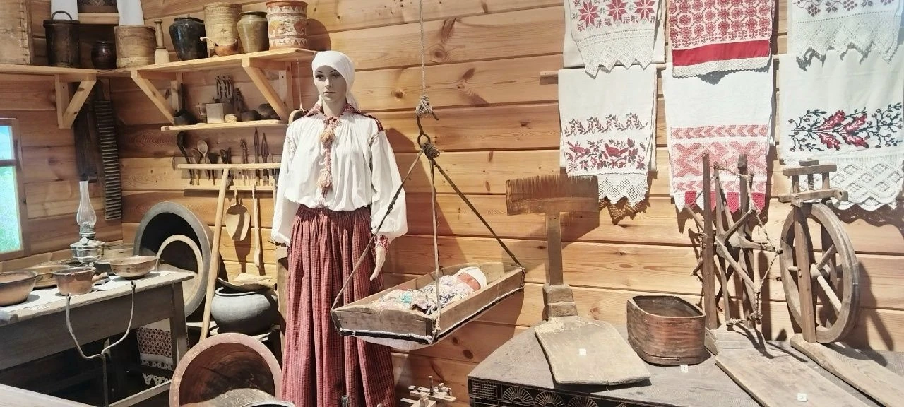 9 июня ребята из нашего лагеря были на экскурсии в краеведческом музее. Всегда интересно поближе поз