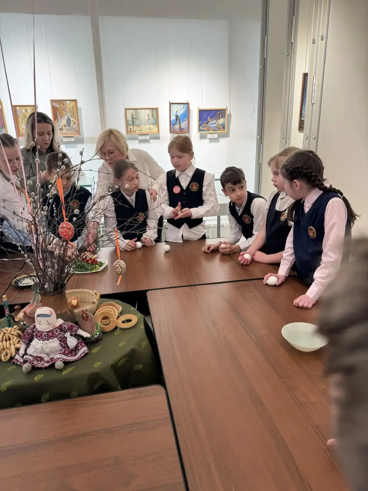 🥚🎨 3 «А» класс в краеведческом музее: пасхальные традиции и творчество!  Сегодня наши третьеклассник