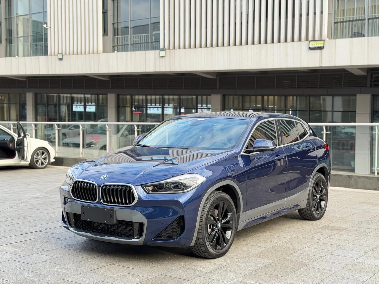 Автомобиль: BMW X2 sDrive20i