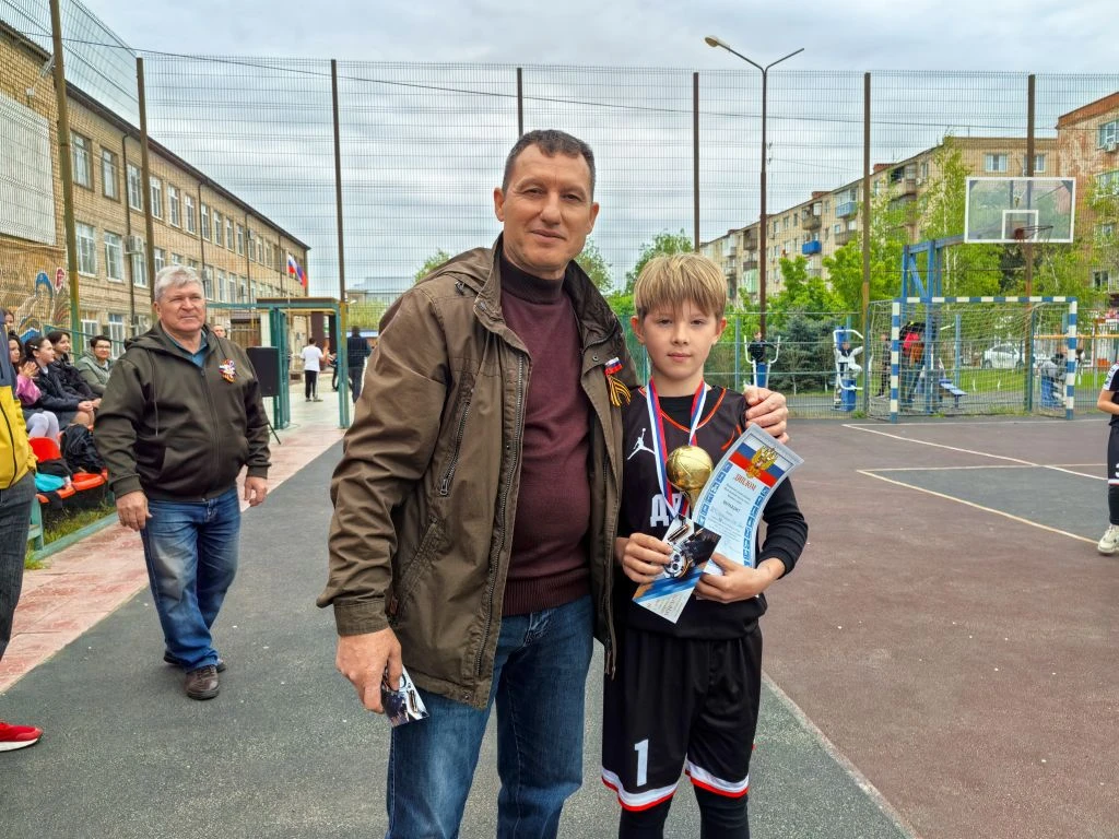 🏀 Второй день баскетбольного турнира, посвящённого Дню Победы, подарил новые спортивные победы! 🏀  Н