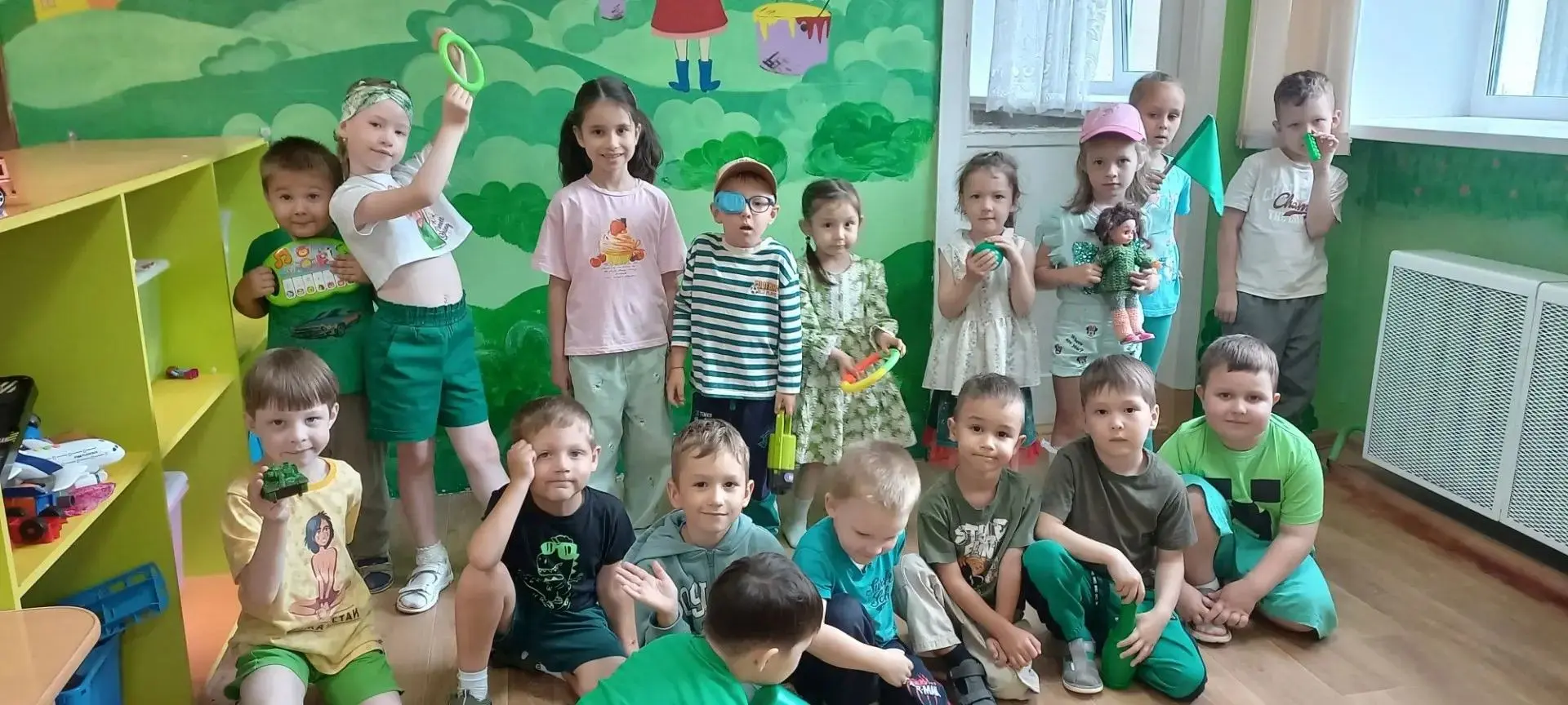 ✅ В нашем детском саду продолжается увлекательное путешествие по цветам радуги. Очередной тематическ