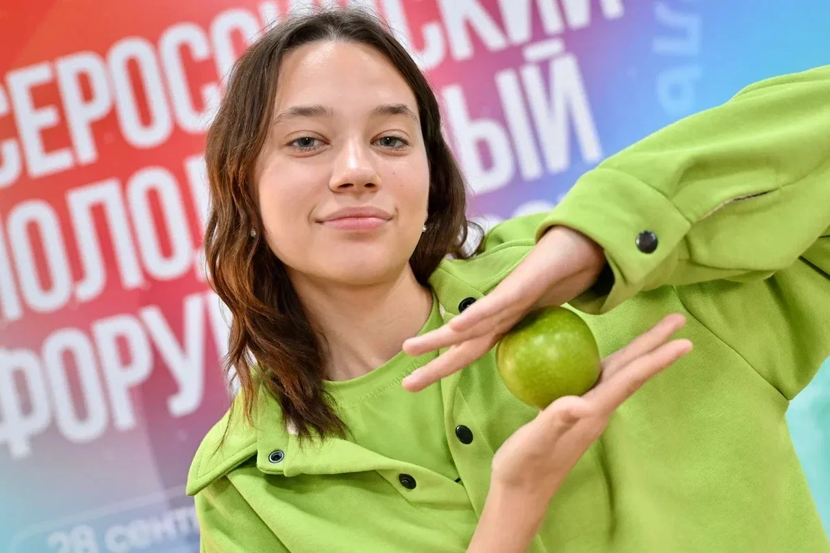 🙌 На Сахалине открыли набор волонтёров на форум «ОстроVа».  📢 Подать заявку можно до 31 мая на платф
