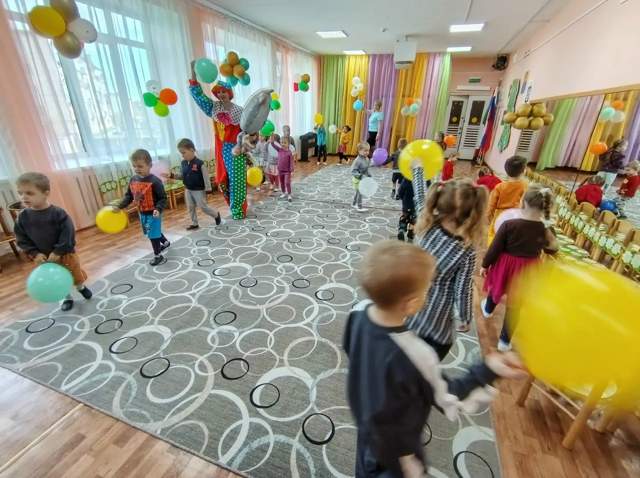 С Днём защиты детей и началом лета!
