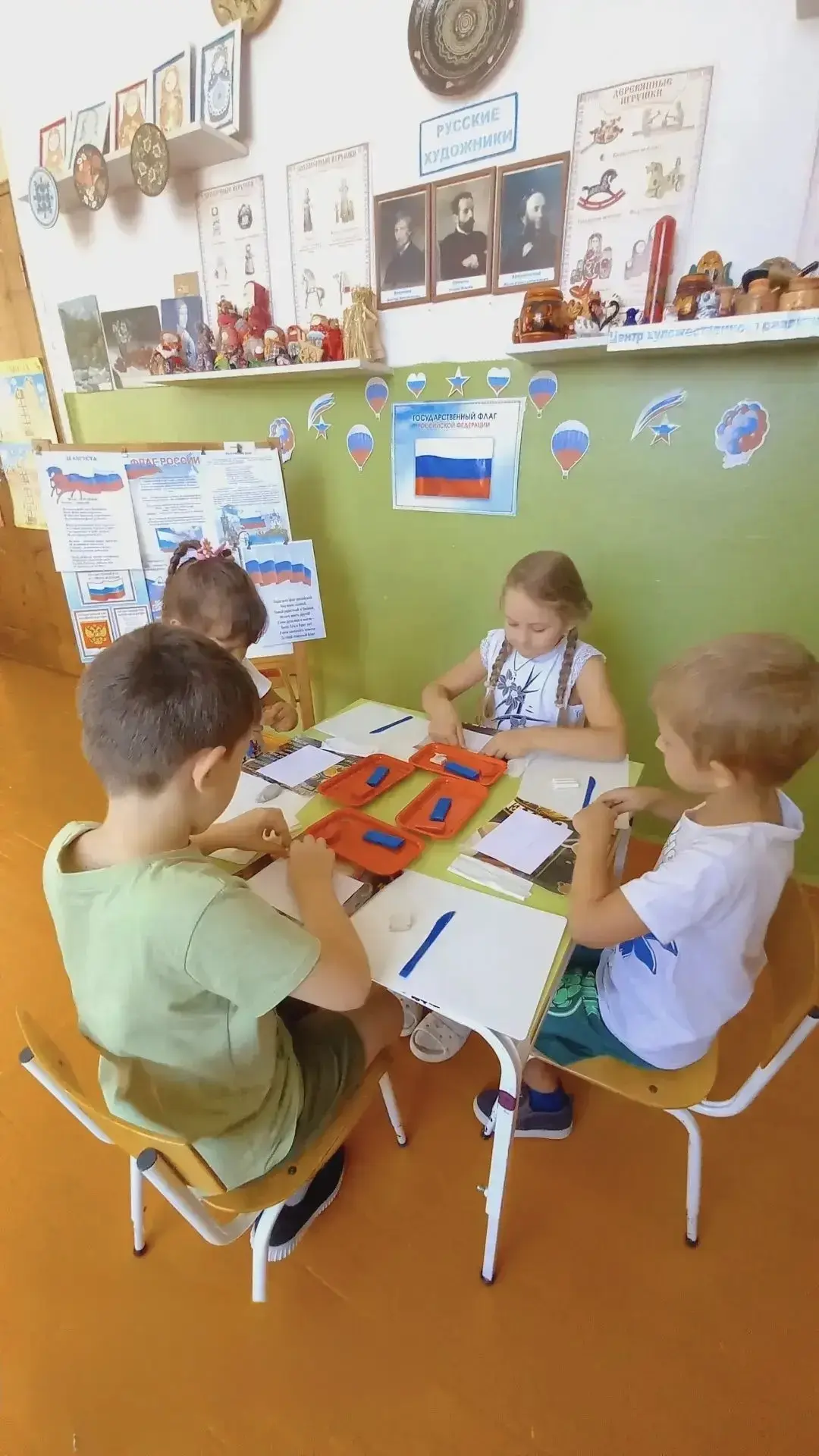 Пластилинография в группе «Одуванчики».